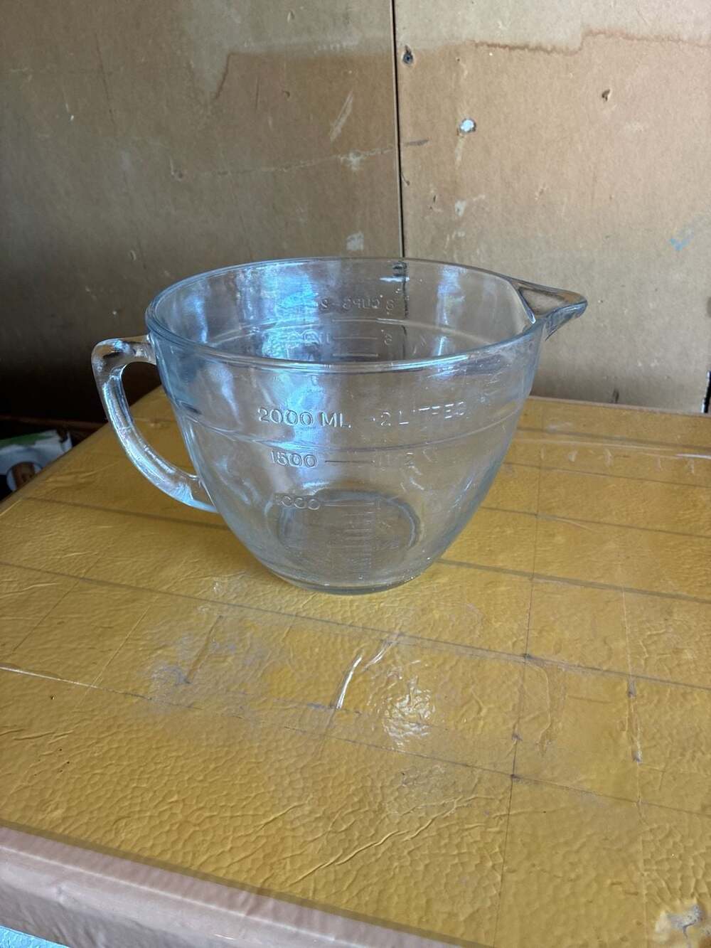 Anchor Hocking 2 Liter 8 Cup Glass Batter Bowl Measuring Cup with Spout and Hand